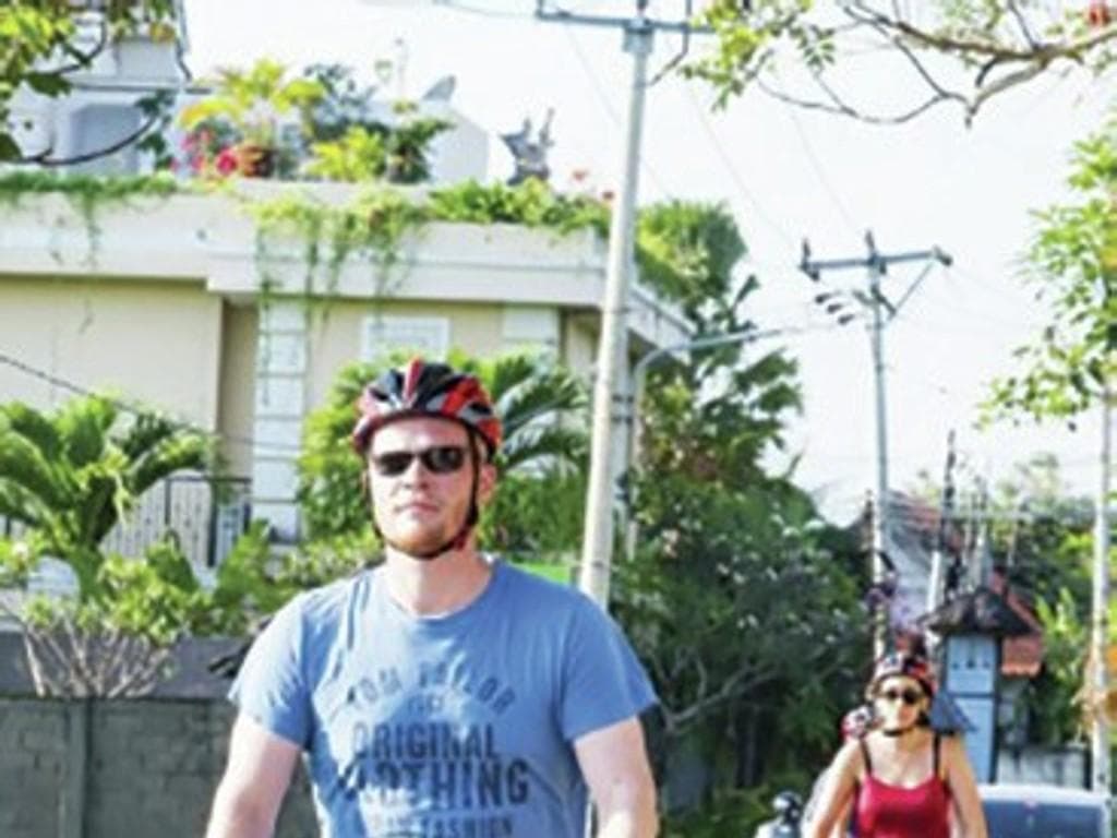 FIT BITS SKUTING AROUND