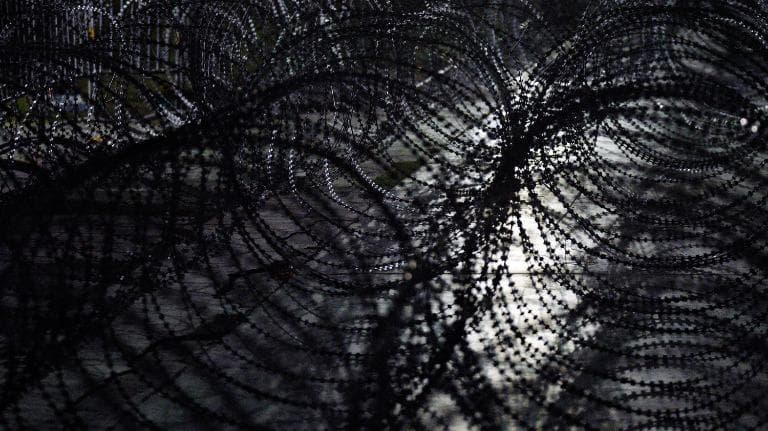 439 กวี ปลด ปล่อย เปล่า - กั้นขวาง บ่มเพาะสิ่งใด ?..