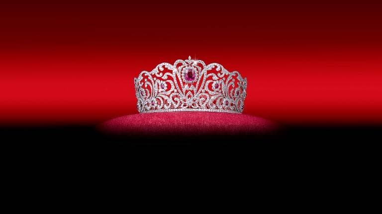 452 Hidden (in) Museum มงกุฎหนึ่งเดียวในโลก