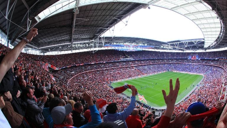 446 อำนาจละมุนบนฟลอร์หญ้า ชัยชนะนอกสนามกีฬา