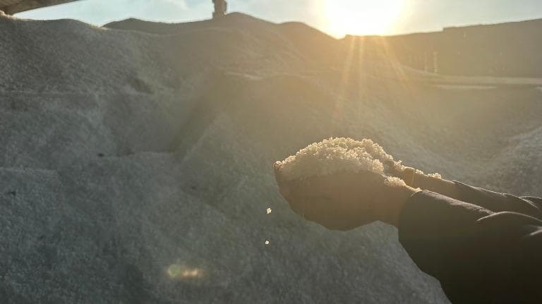 สุขหมุนรอบตัวเรา - ความสุข ความฝัน ความหวัง...ของคนนาเกลือ (ทะเล)