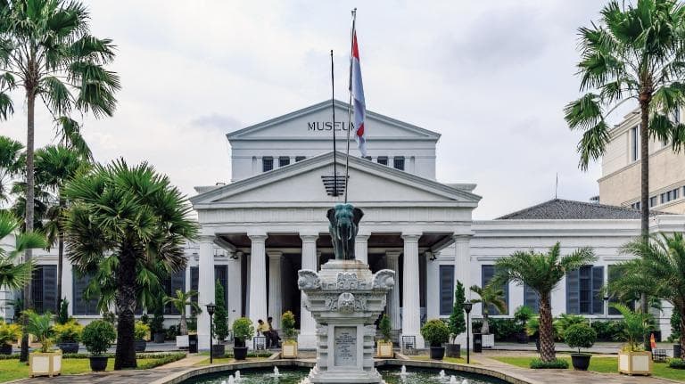 439 Souvenir & History “ช้างสยาม” ใน “เกาะชวา”