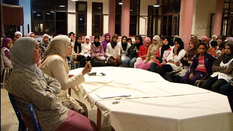 399 Change From Under ผู้หญิงกับการเป็นผู้ชี้แนะ ศาสนาอิสลามในโมร็อกโก