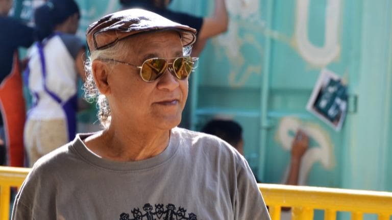 438 Demonstrator พิภพ ธงไชย