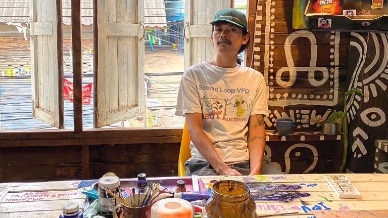 สุขหมุนรอบตัวเรา - หอศิลป์แห่งดินแดนปลาแดก ซอยศิลปะกล่อมชีวิต บ้านลุงหลอย