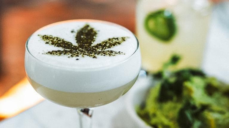 444 เมากัญ ยันท่อม