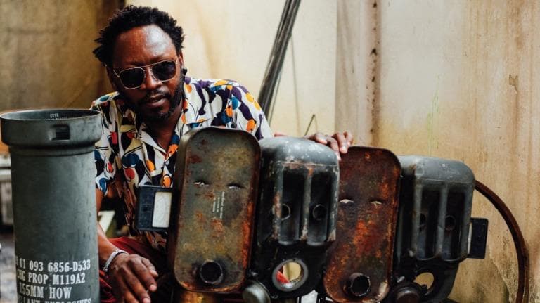 407 โลกใบใหญ่ เปลี่ยน “อาวุธ”  เป็น “งานศิลป์” กอนซาลู มาบุนดา