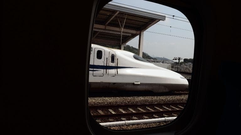 452 Souvenir & History เซรามิกชินกันเซ็น ของที่ระลึกจาก “ระบบรางญี่ปุ่น”