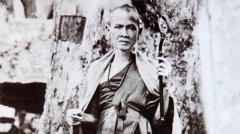 ลองอ่าน 443 "พระกบฏ" ในอดีต