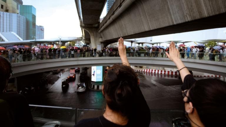 438 จากบรรณาธิการ เสมอภาค-มั่นคง