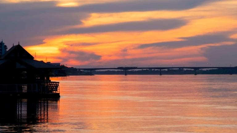 465 รางมิตรภาพ (ไทย-ลาว) ระหว่างประเทศ