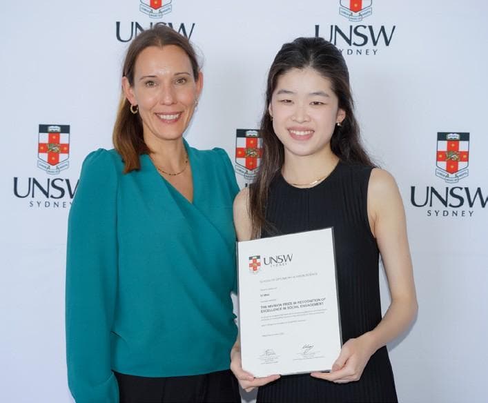 UNSW Awards High Achieving Optometry Students