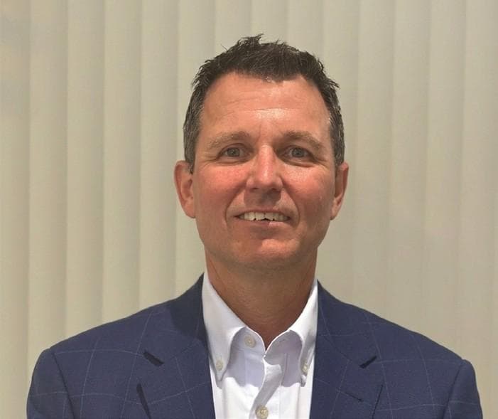 HOYA Surgical Optics Transitions to Direct Distribution