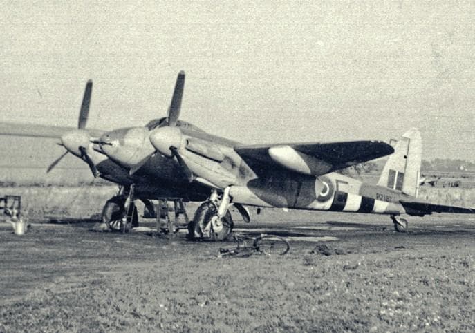 22 Monday 10:00 de Havilland Mosquito FB VI Lewis Air Legends