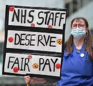 Nhs Nurses Vote To Strike On 15 And 20 December