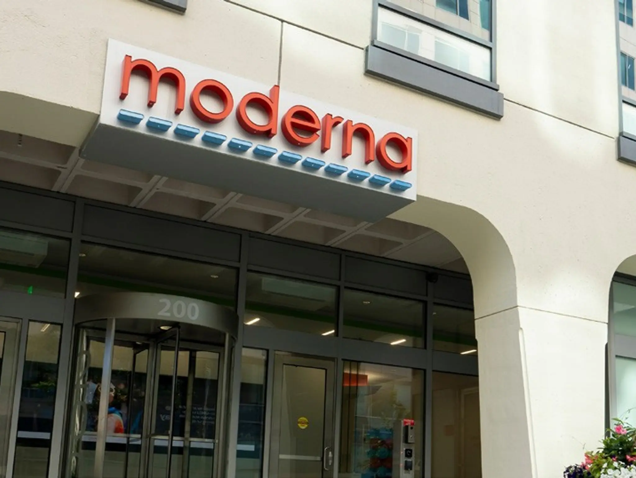 Moderna chooses Oxfordshire for new UK facility