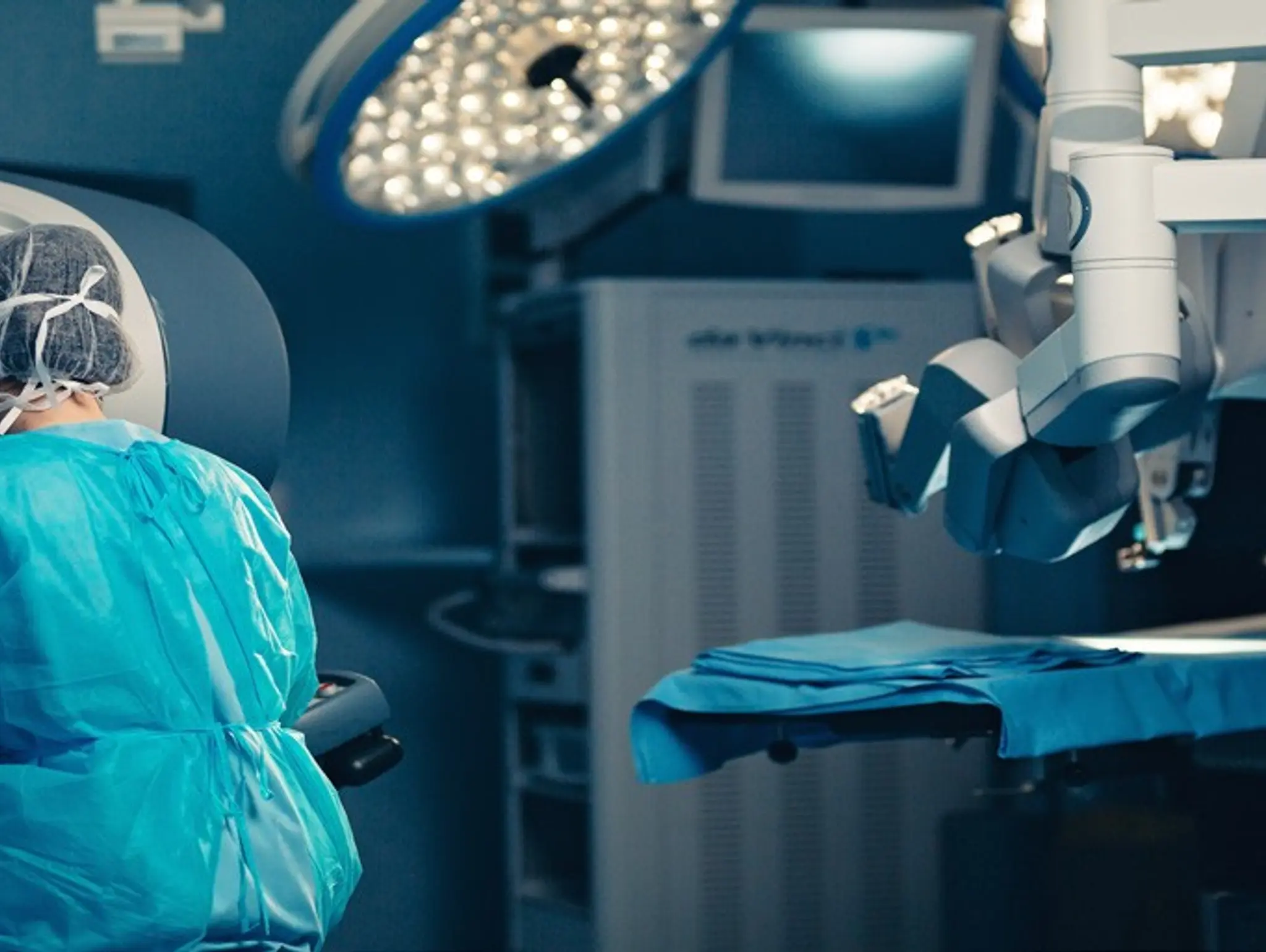 J&J plans to submit surgical robot to regulators in 2024
