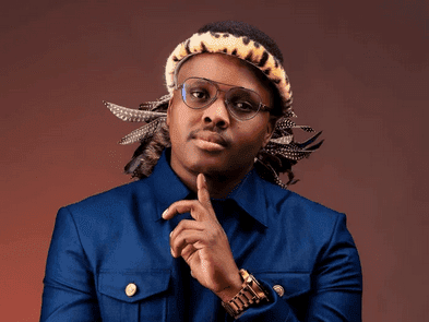 14. UKhuzani wembese, wakhehla isinyenyela