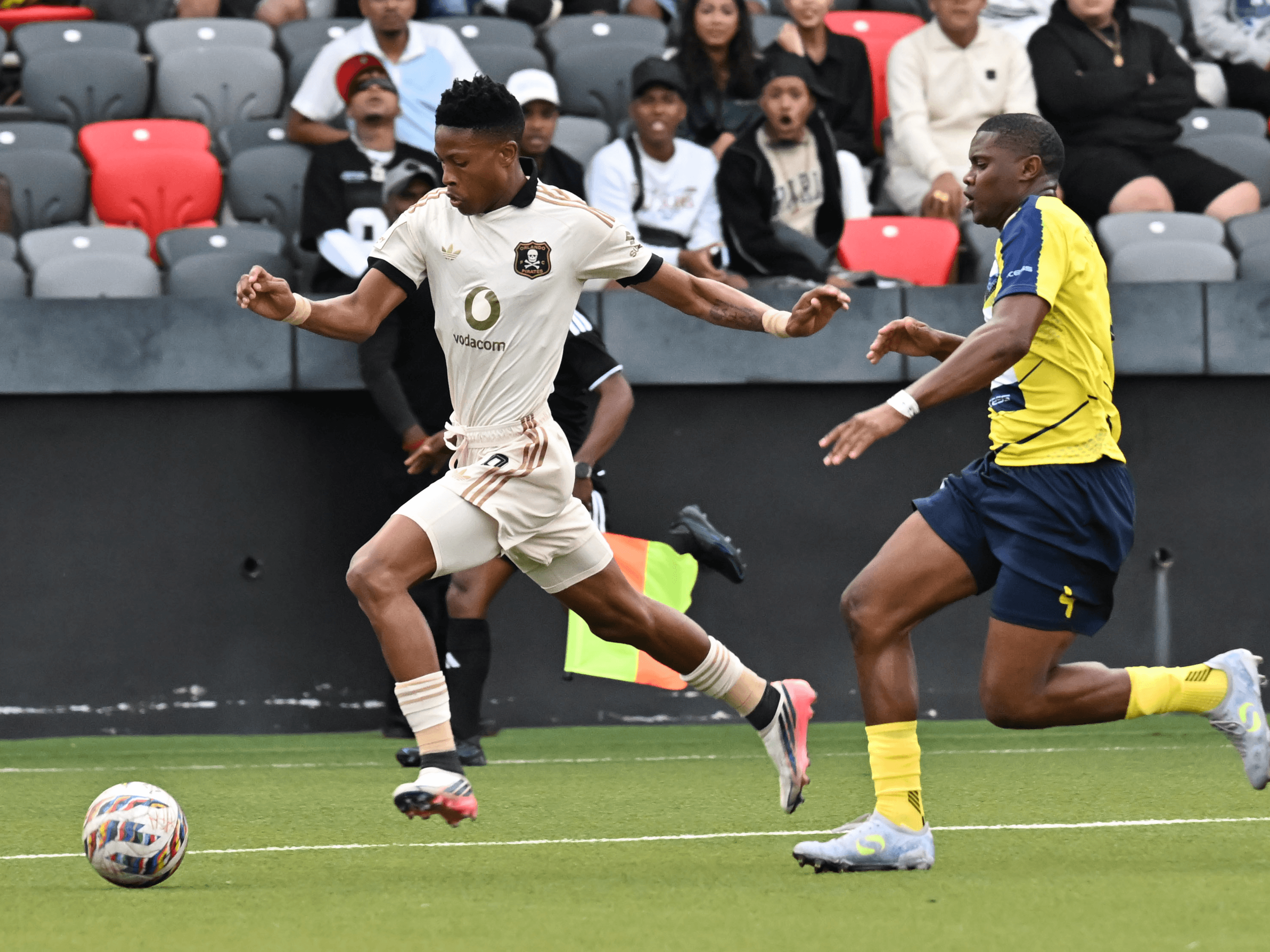 16. Kulindeleke iPirates eyehlukile koweCaf