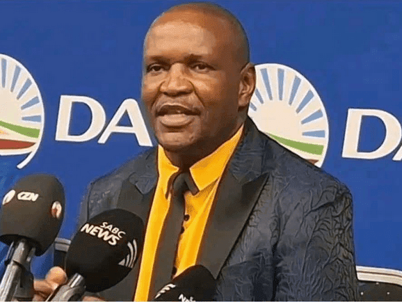15. I-DA imemezele ikhansela le-ANC ku-ward 8, uMnu Marco Mbambo