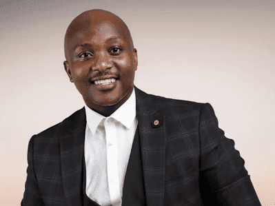 03. Owokholo ukhala ngokugxambukela kowoKhozi ekhuluma nabalandeli