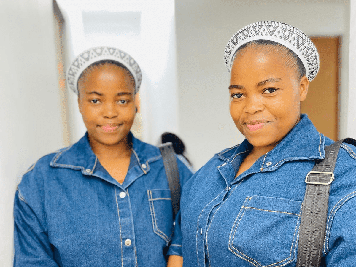 14. Isibonakaliso sakwaShembe ngamawele alotsholwe umkanye yinkosi