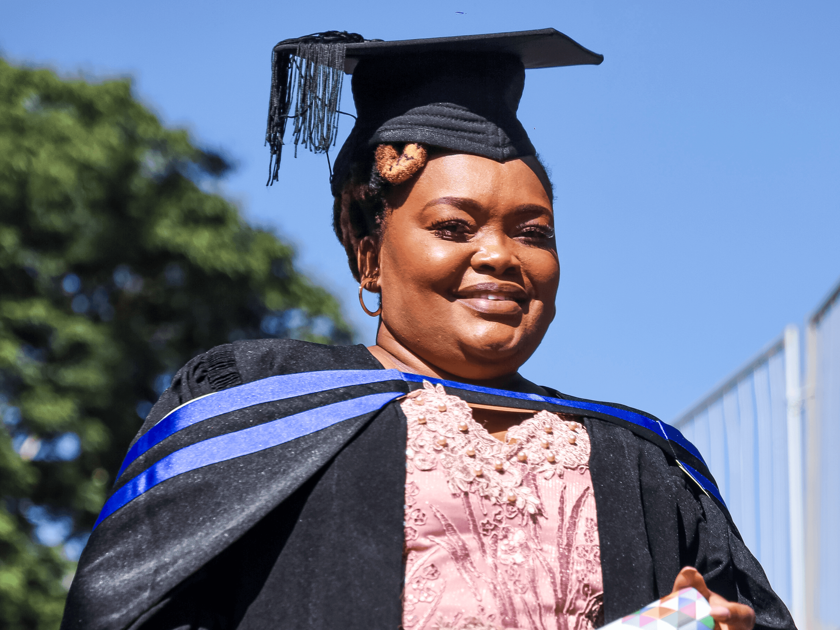 15. Imibono - Wethweswe iziqu ofunde iminyaka ewu-15 enyuvesi