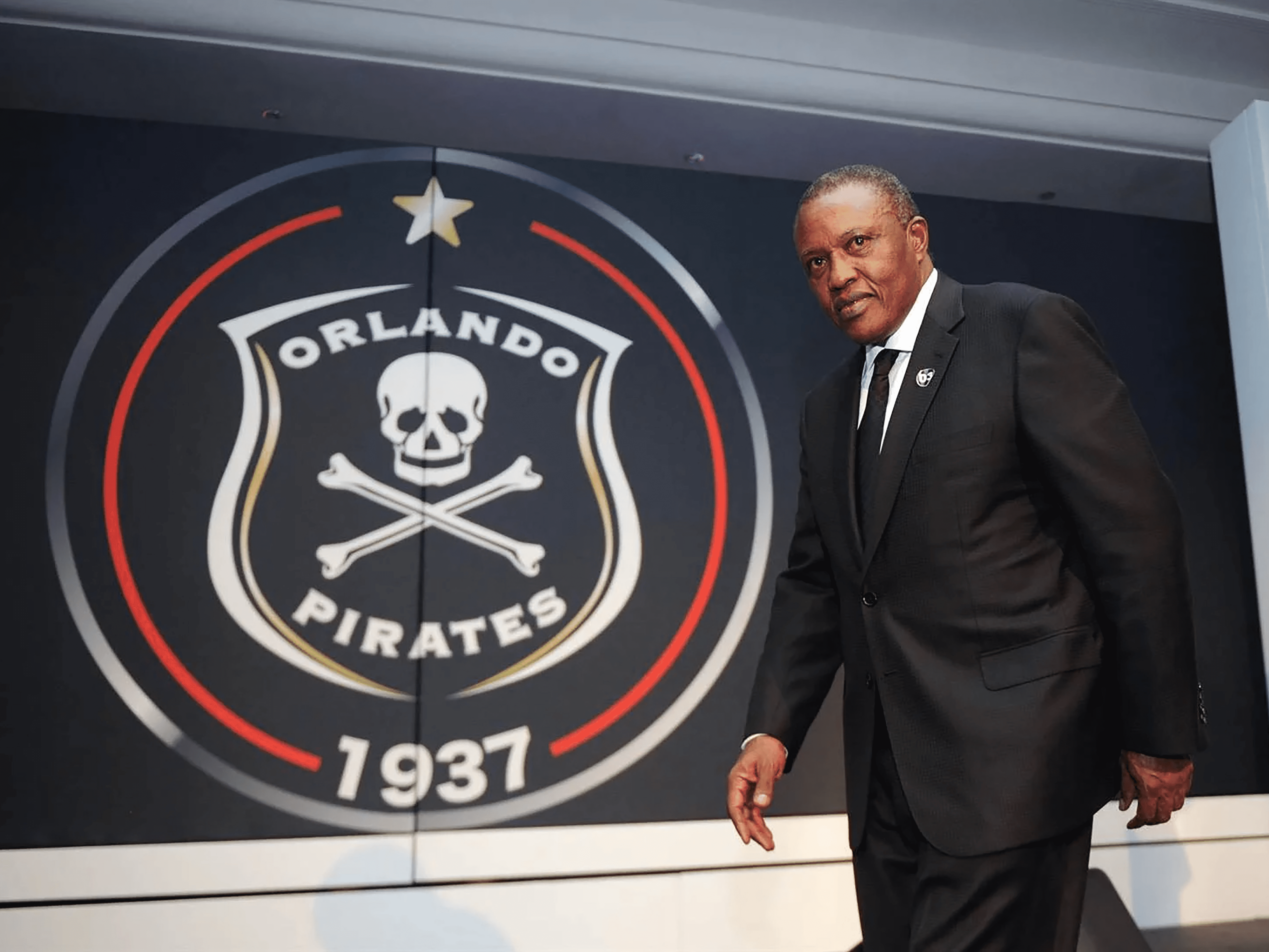 16. IPirates icathamela isilomo seBafana