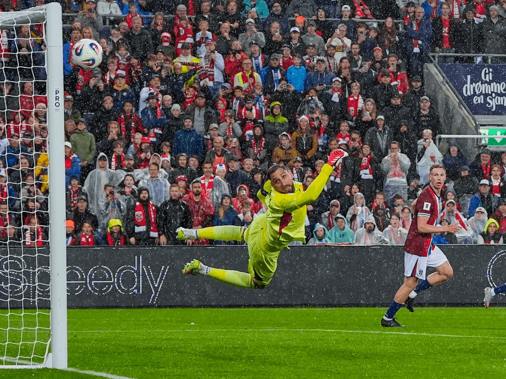 22. Ukhonjwa kwiMan United unozinti wePSG