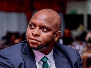 09. Kuzoba nzima ukuthola ozovala isikhala sikaShivambu