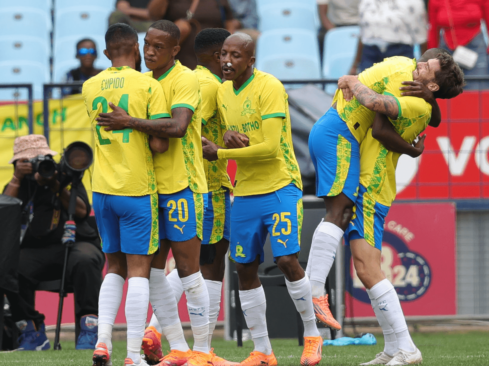 18. URulani Mokwena uyabuqonda ubunzima beChampions League 