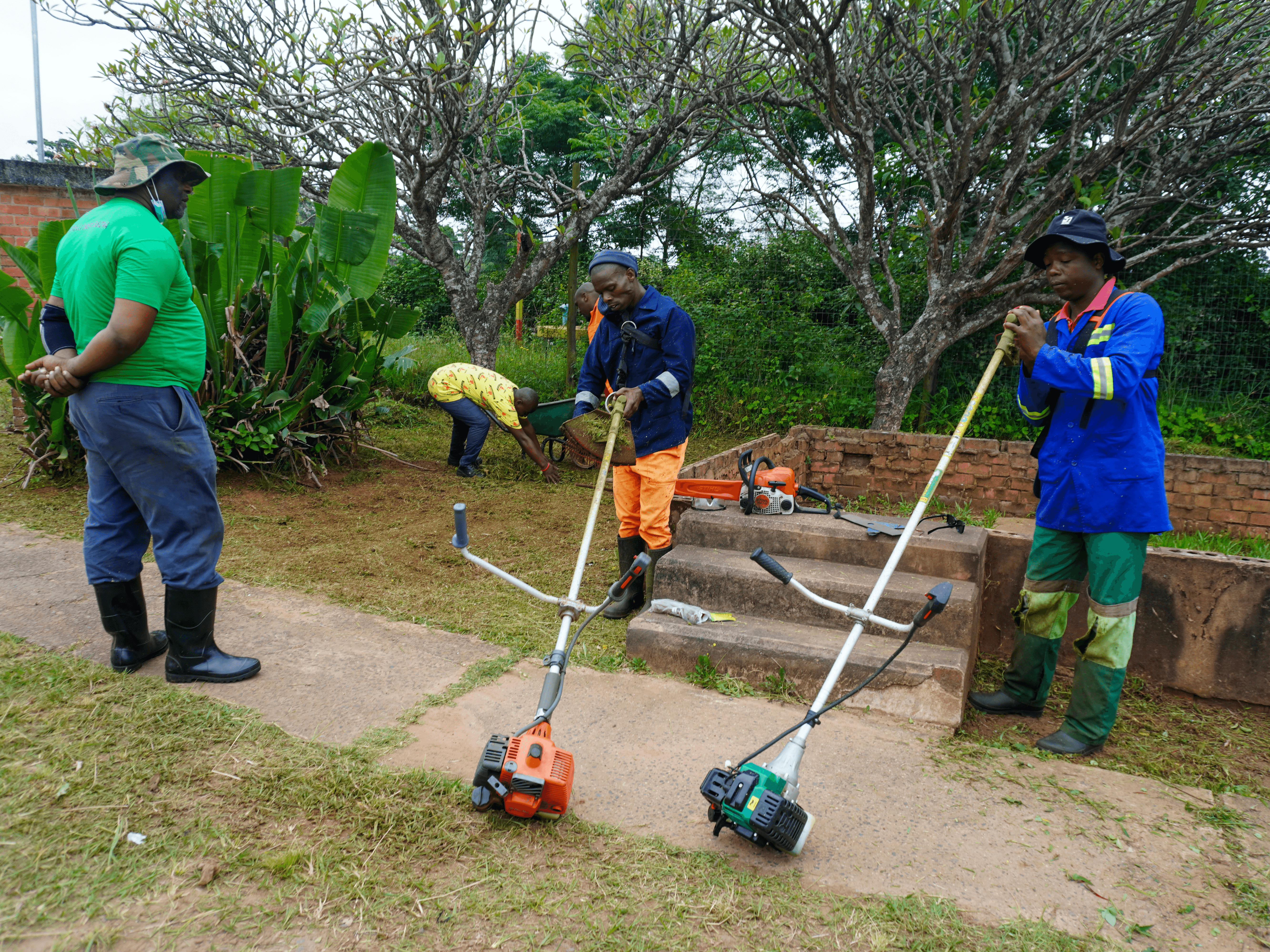 09. Enze okungajwayelekile amabutho ehlanza izindawo zomphakathi