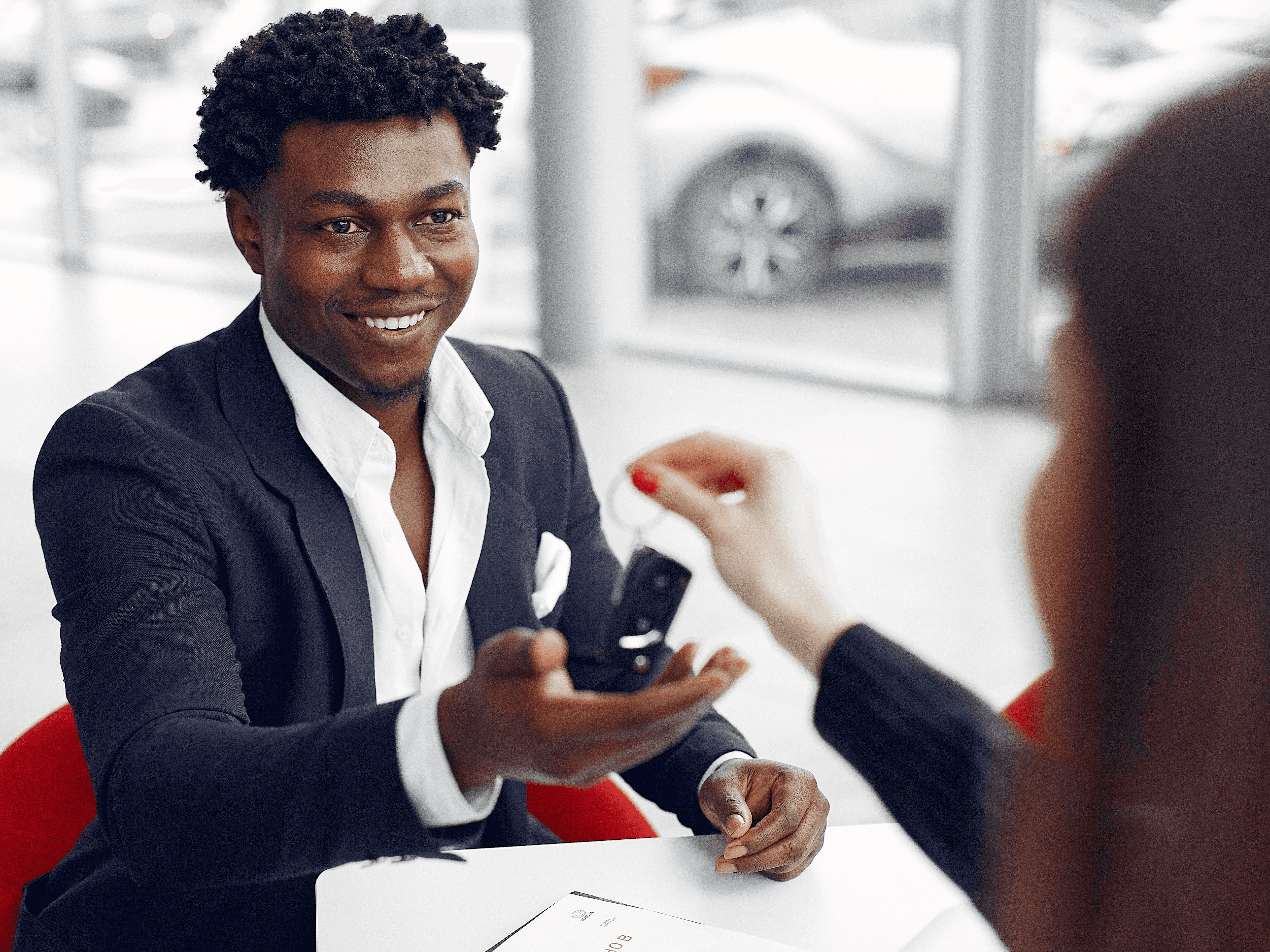 13. Bayazishalazela abathengi izimoto ezibhile