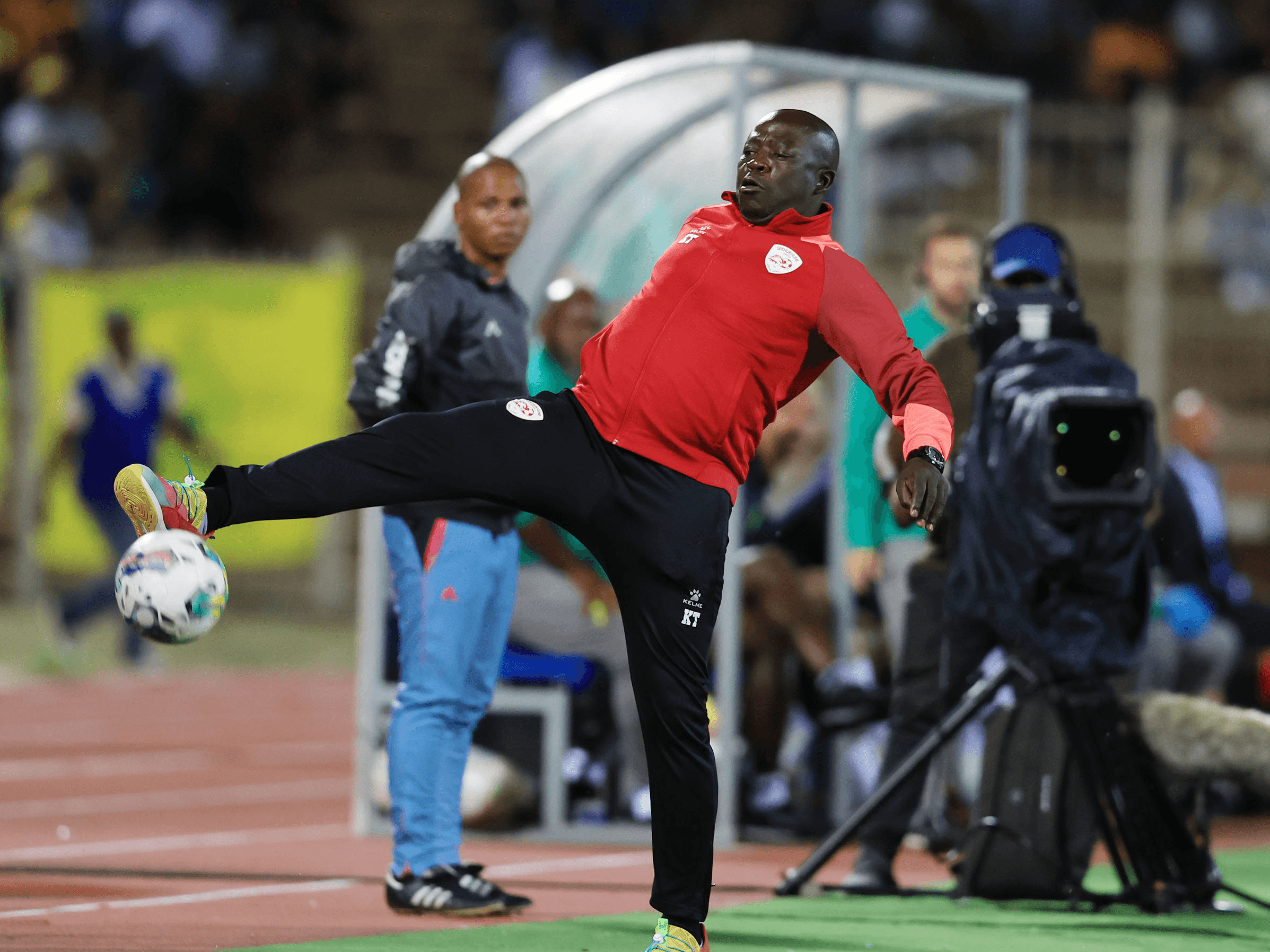 18. IZimbabwe nezinhlelo zokunyomfa iBafana