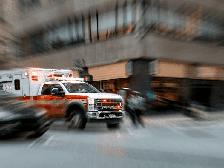 07. Imibhikisho yemigwaqo eNkandla ishaye abezimo eziphuthumayo