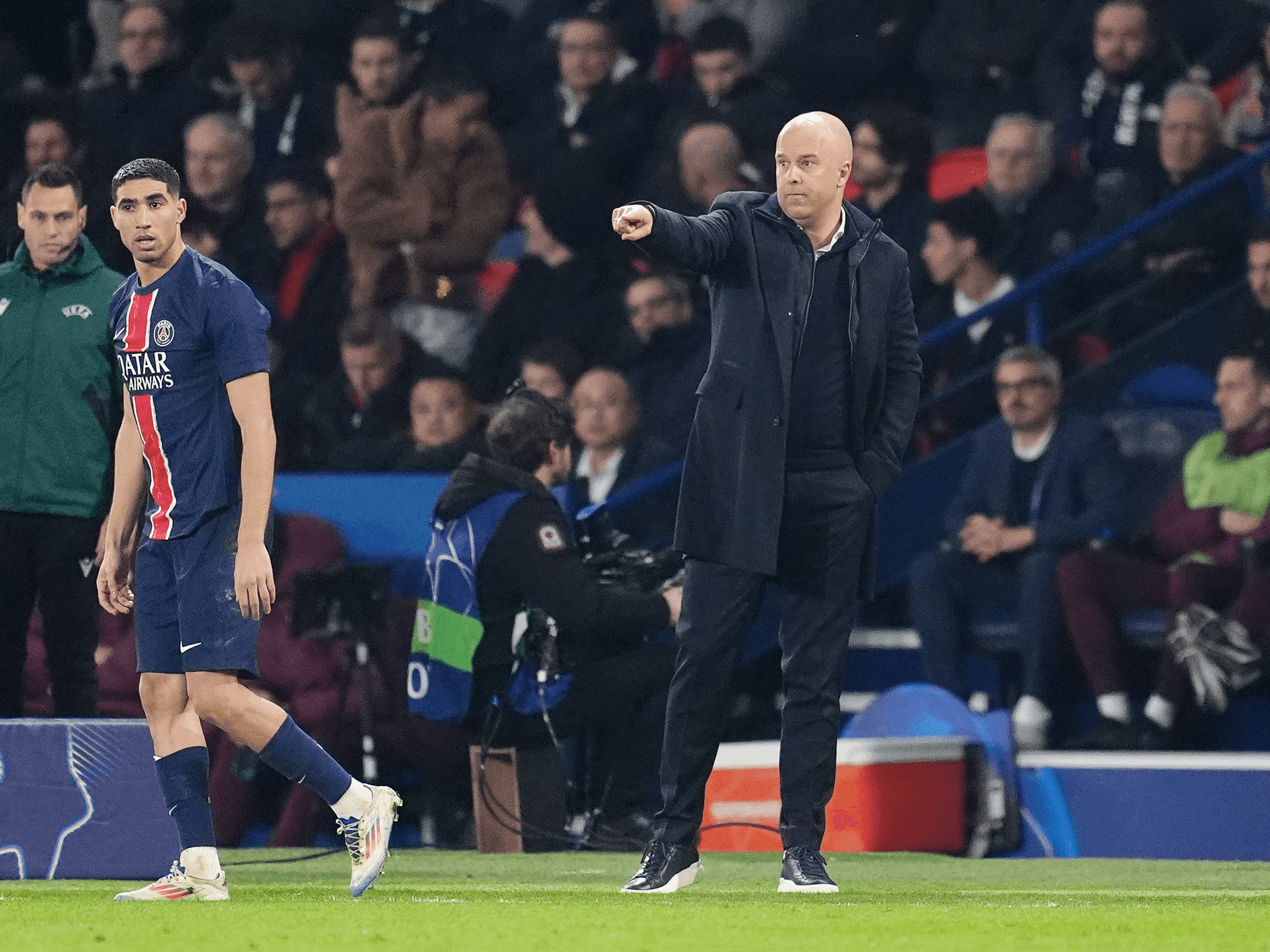 16. OweLiverpool uvuma eyokuthwala uthayela kunomoya kwiPSG