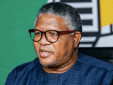 02. Ezifingqiwe. UMbalula umemezele izinguquko ebuholini be-ANC