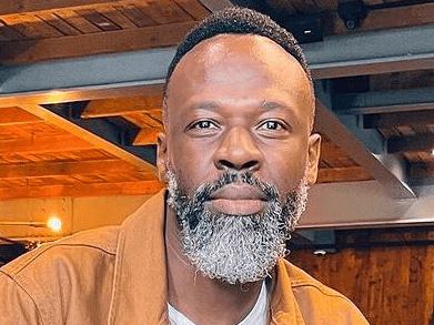 06. Umlingisi ukhala ngekhasi elimehlisa isithunzi