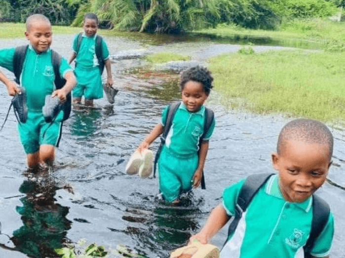 09. Kuvalwe izikole ngozamcolo KwaMhlabuyalingana