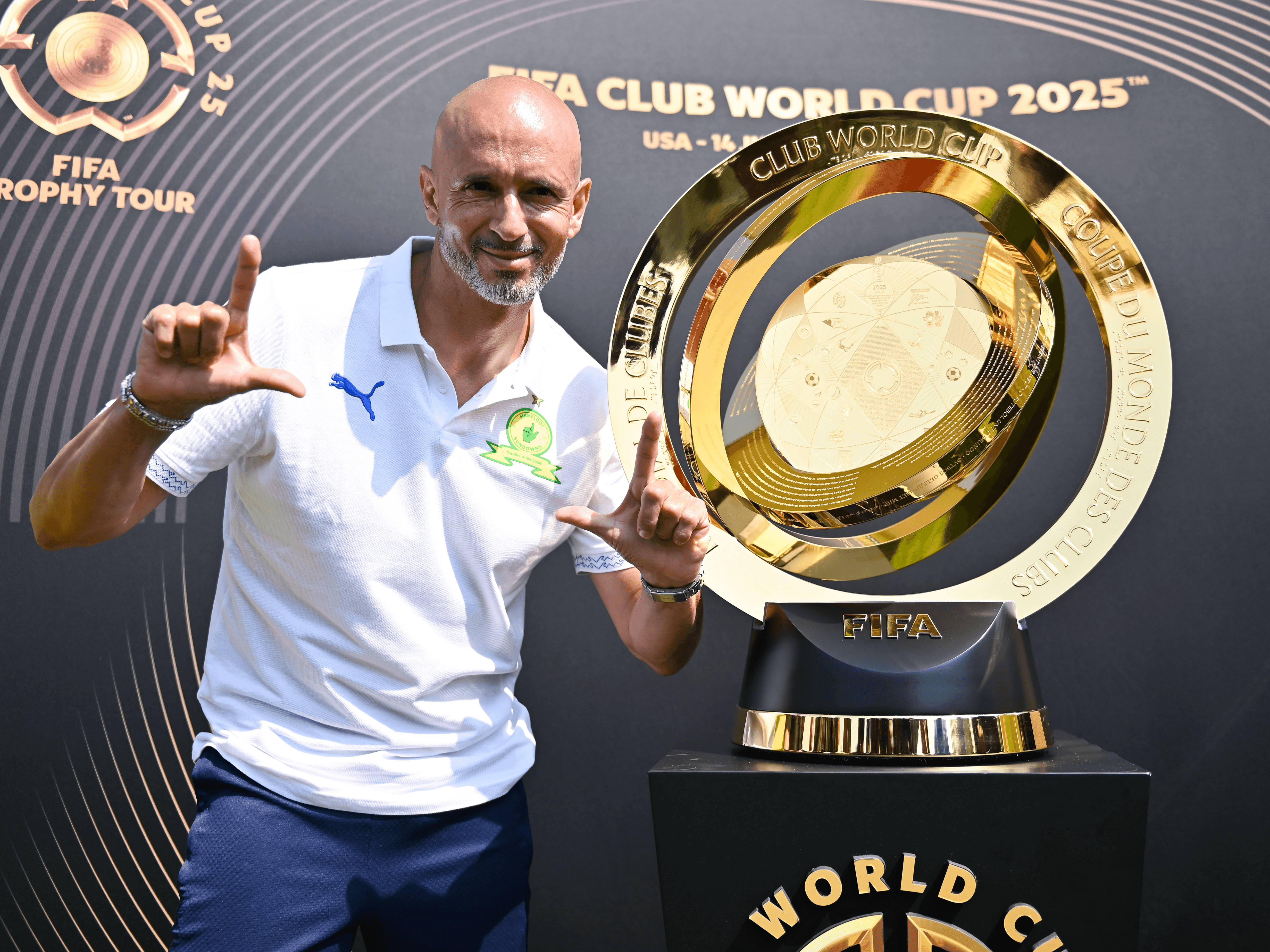 19. IFifa iguqule umgomo ngokusayiniswa kwabadlali