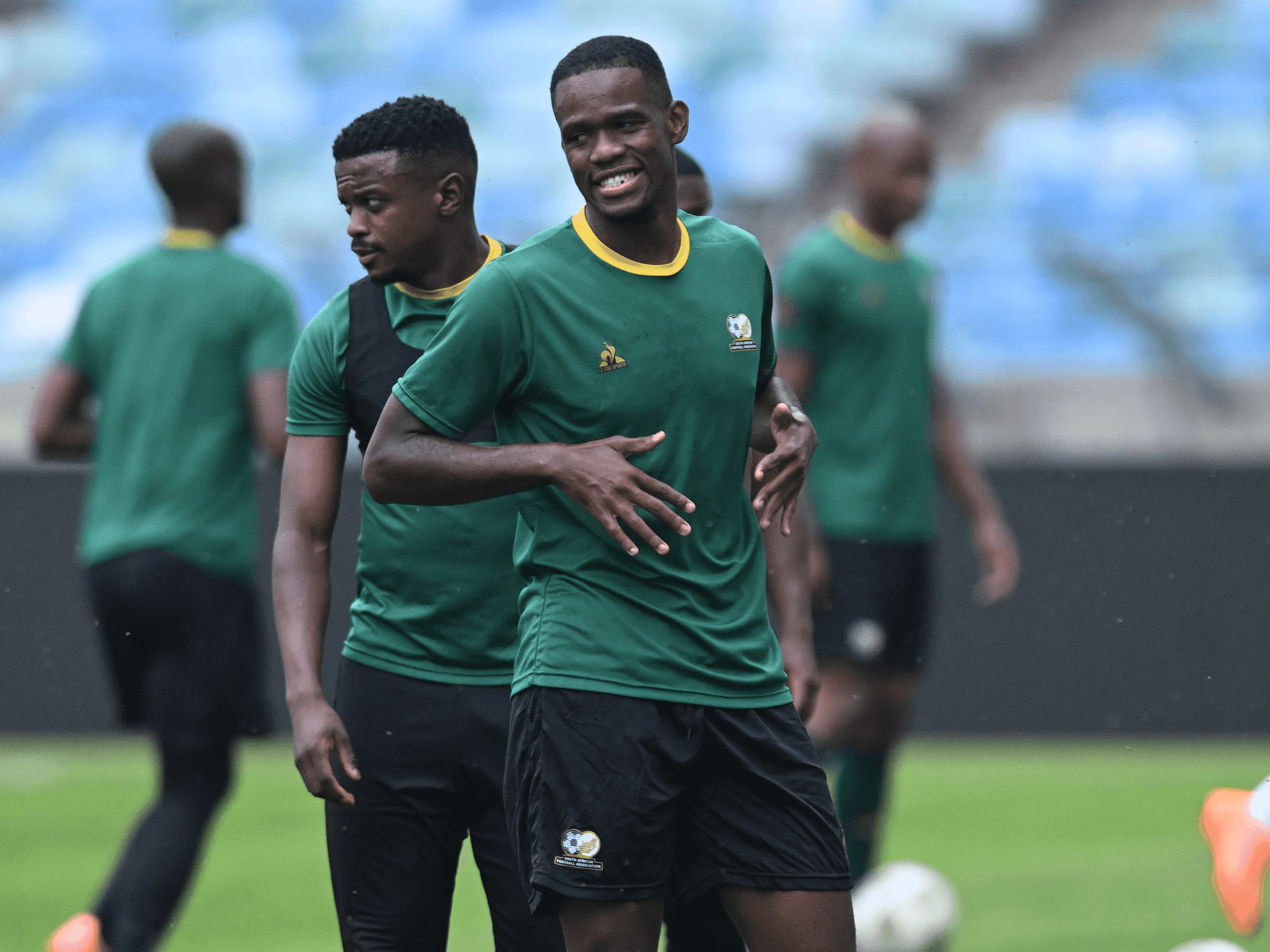 20. Ujabulela ibuya kwiBafana uYaya Sithole obelimele