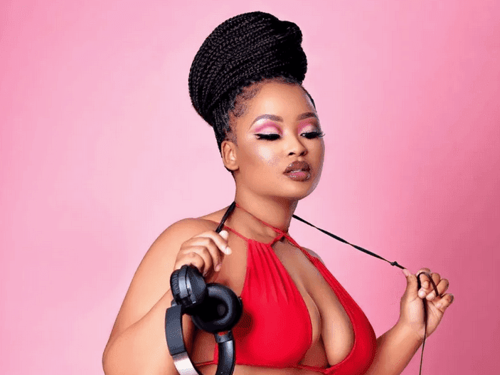 11. Hhola - Mntwana! Cyan