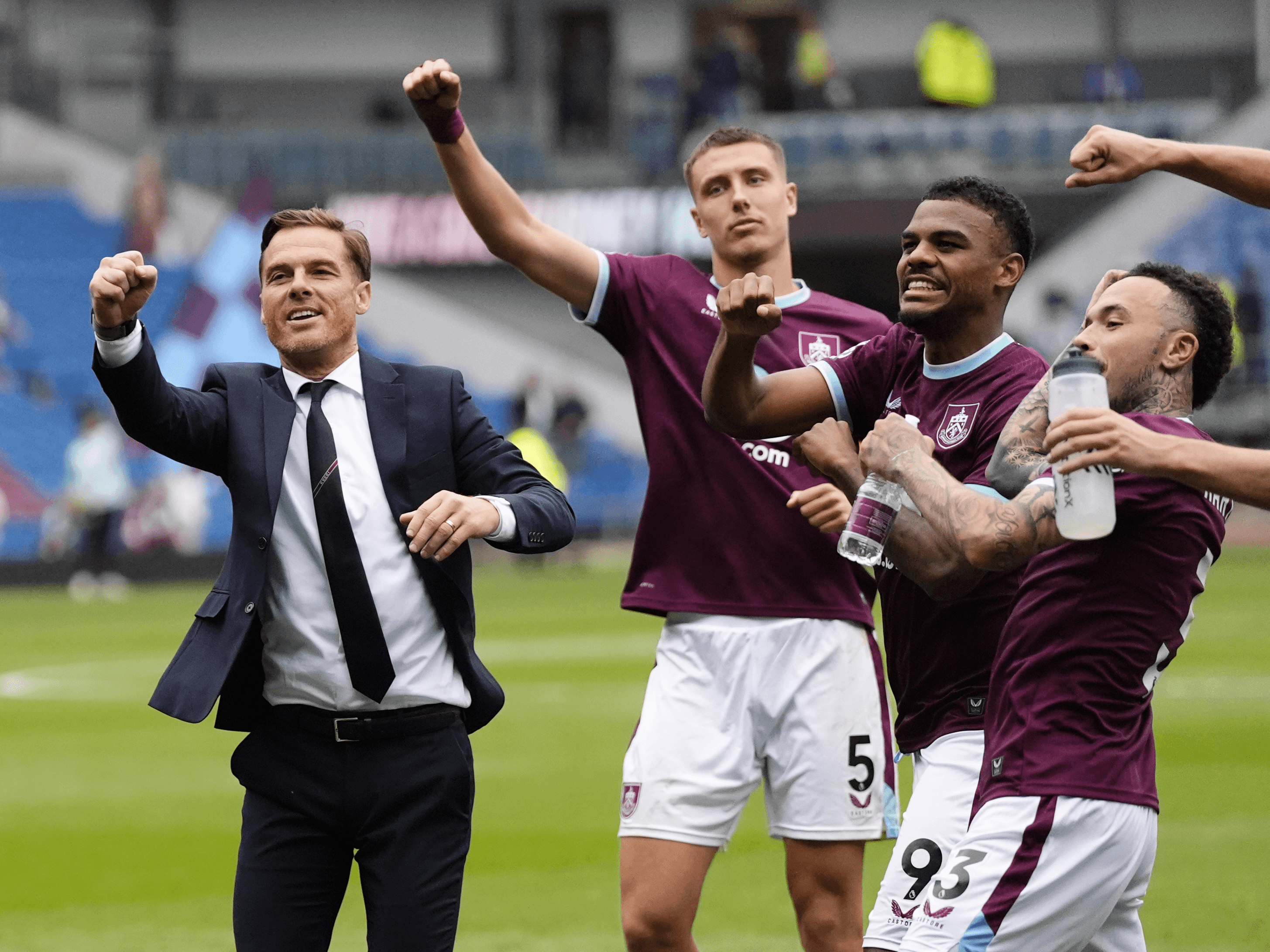 22. Ezimnandi kumqeqeshi weBurnley ngoLyle Foster