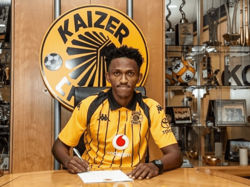 14. Kubatshazwa isikwibhisi esisayiniswe yiChiefs