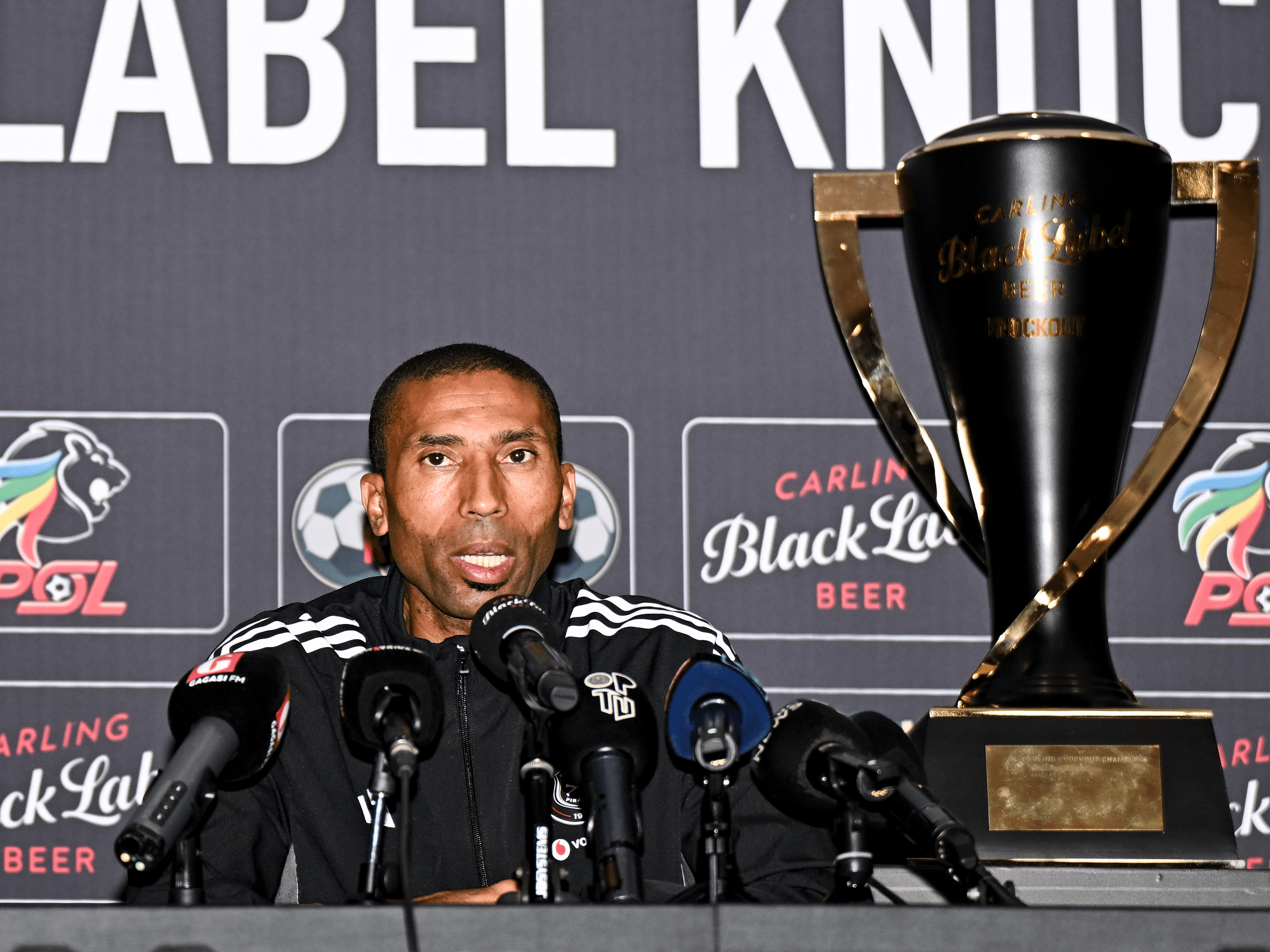 16.  IPirates ifuna ukushiya kukhalwa eKZN