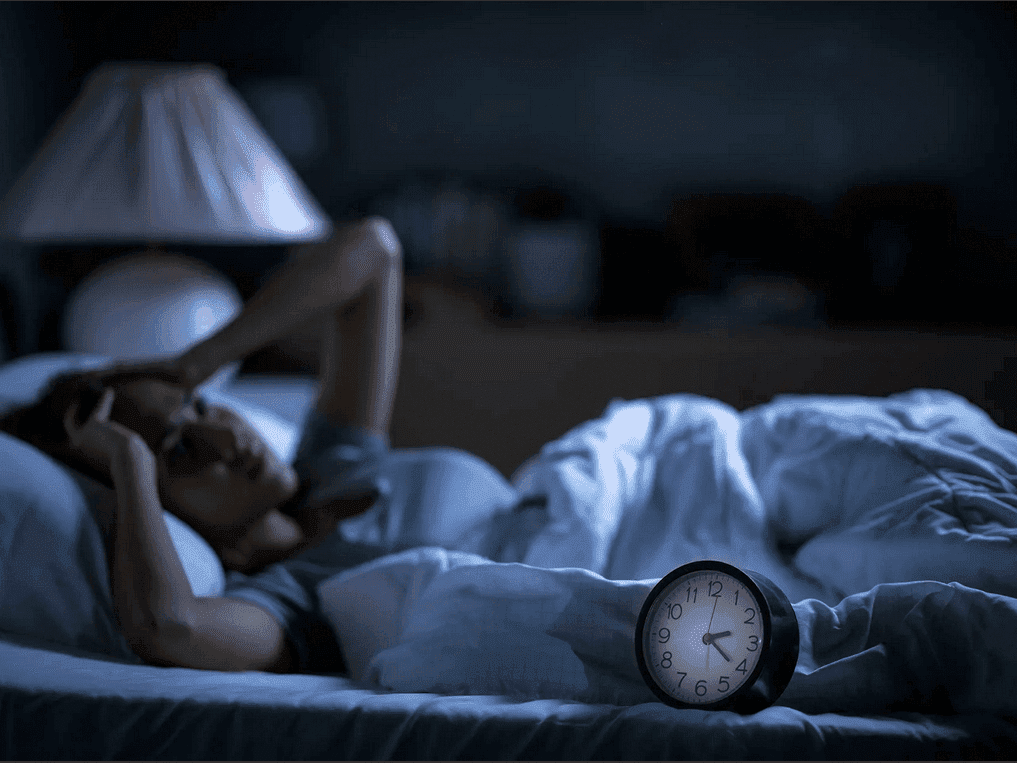 12. Ukuqwasha ebusuku (insomnia) kungaba yingozi