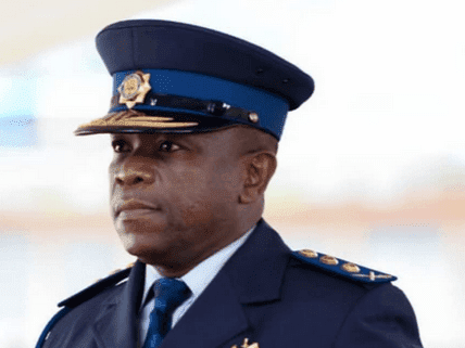 02. Amaphoyisa anikezwe izimoto ezintsha