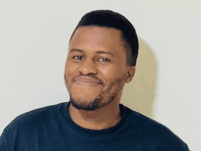 09. Umsakazi ufakele uthisha incwadi yesivimbelo senkantolo