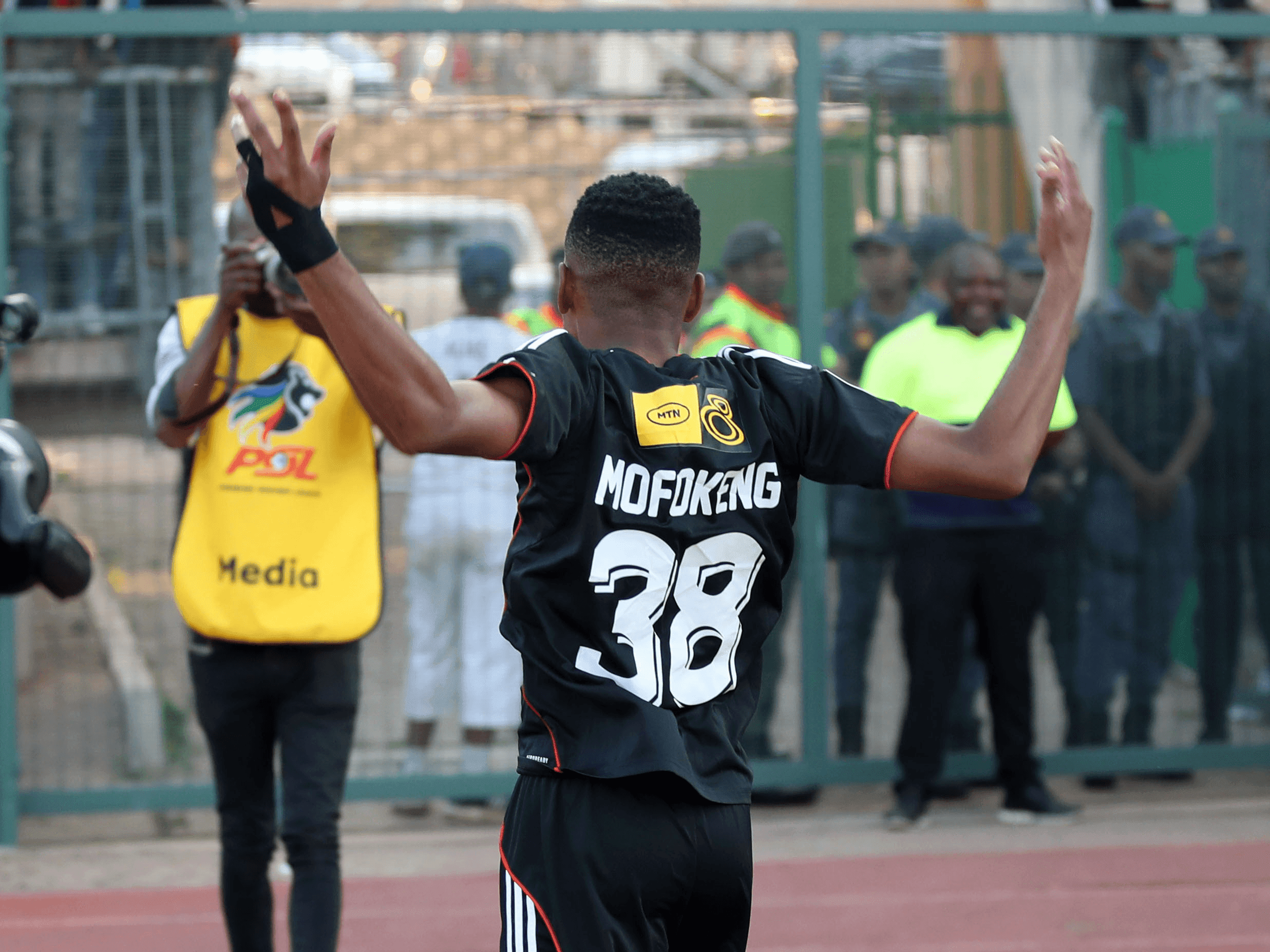 18. Umqeqeshi wePirates umincile ngesimo sikaMofokeng