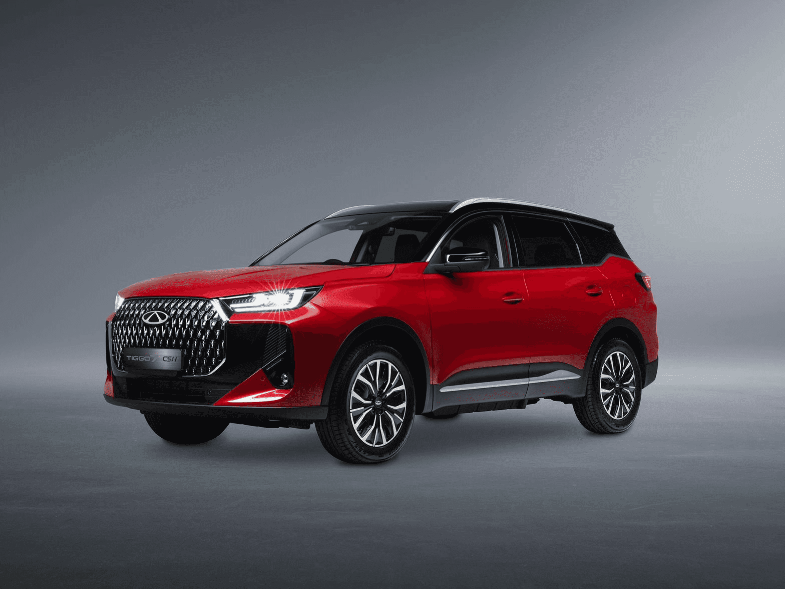 13. IChery Tiggo 7 Plug-In Hybrid izobadida abasezinhlweni zokuthenga izimoto